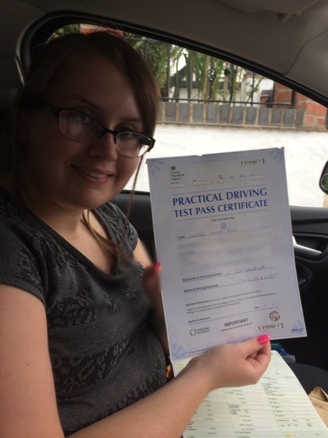 Huge congratulations to Sarah Roe passing this morning at Loughborough. First attempt and just a single driver fault, TOP drive Sarah really proud of the work you have put in , stay safe and enjoy your driving 