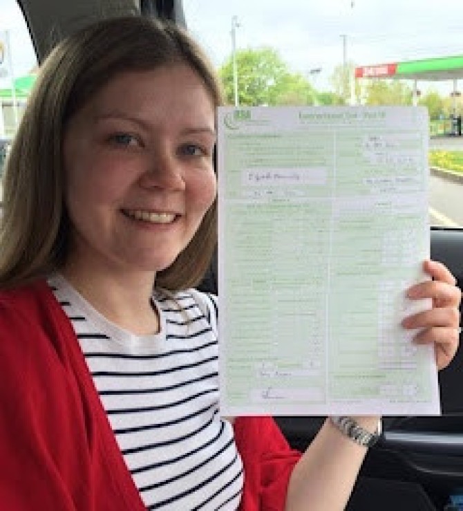 An absolute fantastic result for Elizabeth Hammersley who passed her part 3 this morning at Derby Sin fin with a great 5-6 on PST 2. Wonderful smile Liz but not as bright as the one on me who is very proud of the work you put in for this great result. Enjoy your new career and keep in touch.