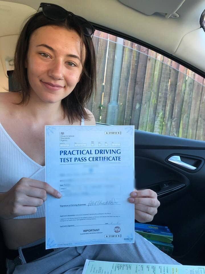Huge congratulations to Sasha Moor who passed her driving test today at Alvaston Derby. Thank you very much for the car, much appreciated ? It’s been a pleasure helping you and will keep an eye out on the road and give you a wave. Hope the car shopping goes well this afternoon. Stay safe ?

